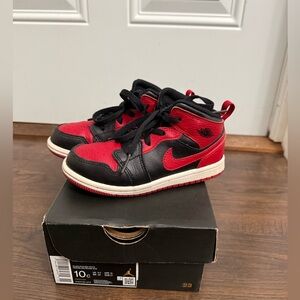 Jordan 1 Kids Black and Red Sneakers